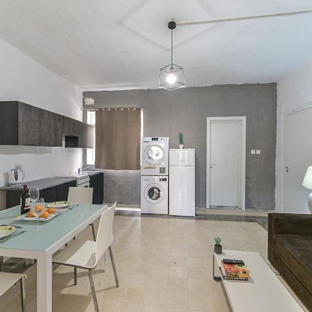 New 1 Bedroom Apartment In Valletta City Centre With Terrace And Views Luaran gambar