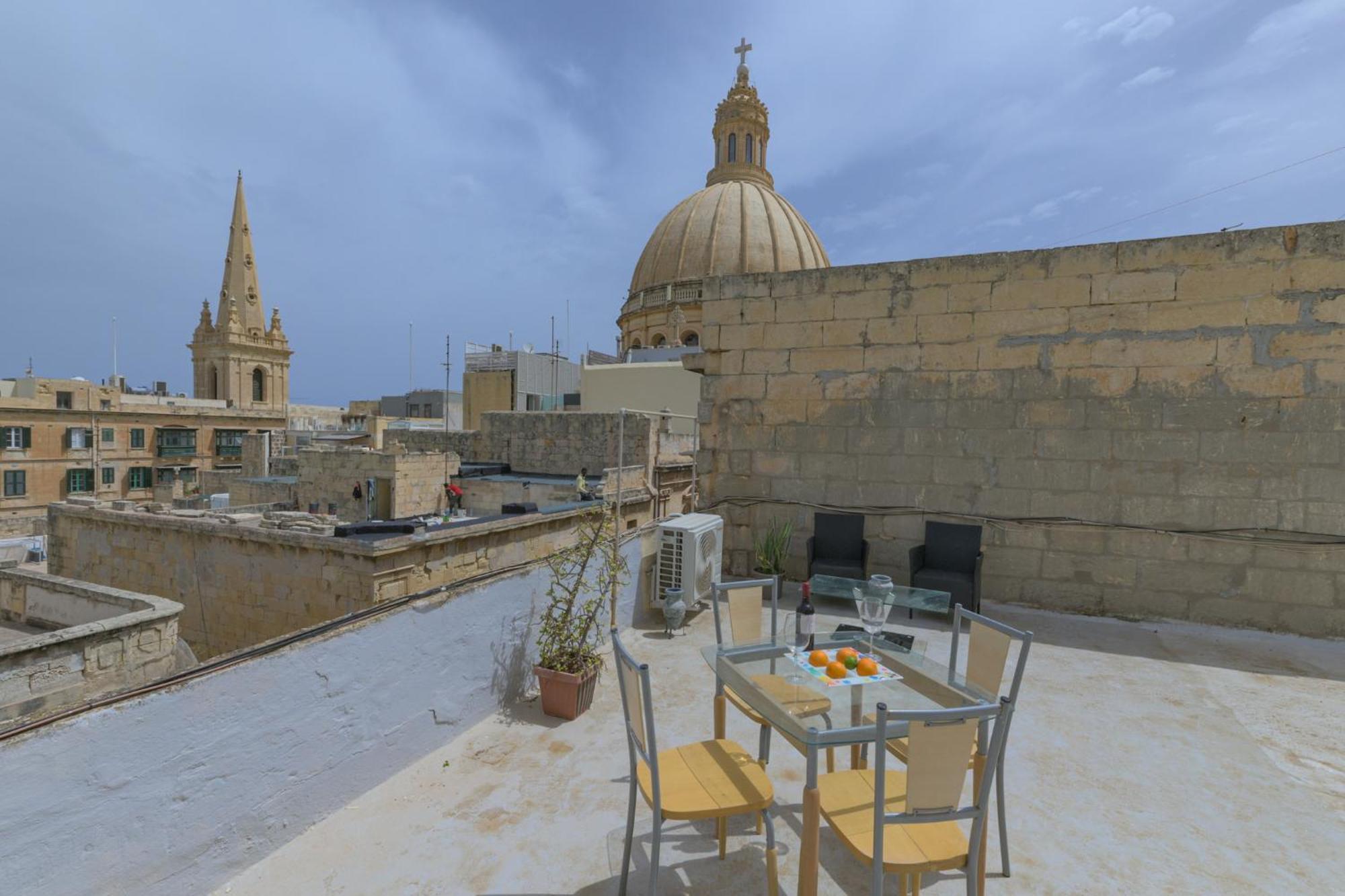 New 1 Bedroom Apartment In Valletta City Centre With Terrace And Views Luaran gambar