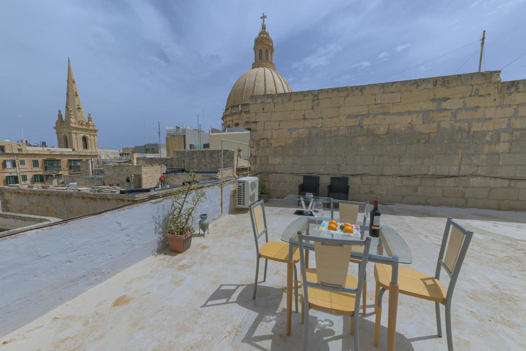 New 1 Bedroom Apartment In Valletta City Centre With Terrace And Views Luaran gambar